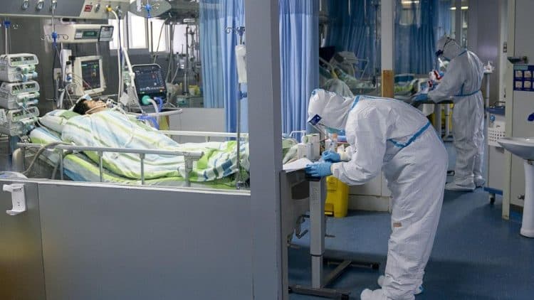 Čínský miliardář říká, že Čína spálí 1200 těl denně 6 Čínský miliardář říká, že Čína spálí 1200 těl denně