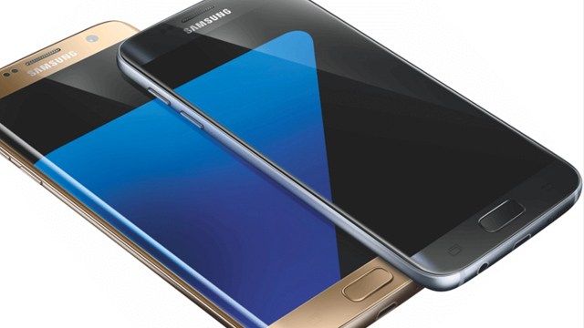 Další obrázky nového Samsung Galaxy S7 před jeho představením Nový telefon Samsung již můžeme vidět z různých úhlů a různých barev. Samsungu ještě zbývá pár dní na představení nového Galaxy S7 v rámci ... 4 Další obrázky nového Samsung Galaxy S7 před jeho představením Nový telefon Samsung již můžeme vidět z různých úhlů a různých barev. Samsungu ještě zbývá pár dní na představení nového Galaxy S7 v rámci ...
