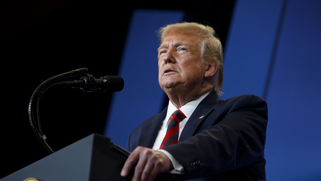 Donald Trump vyzývá Apple Cooka ke zvednutí