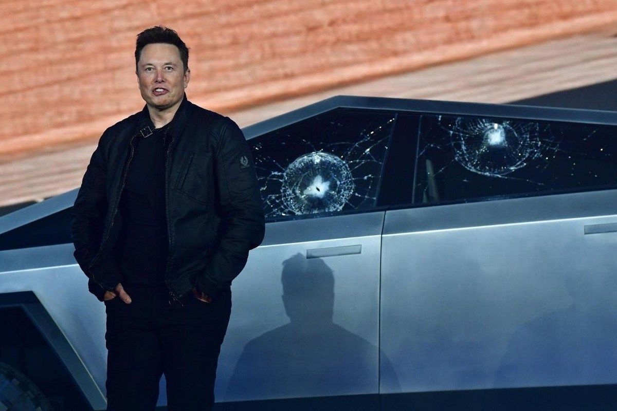 Elon Musk říká, že Cybertruck bude na chvíli schopen plavat, a doufám, že nikdo v budoucnu nebude popularizovat boj lodí. 2 Elon Musk říká, že Cybertruck bude na chvíli schopen plavat, a doufám, že nikdo v budoucnu nebude popularizovat boj lodí.