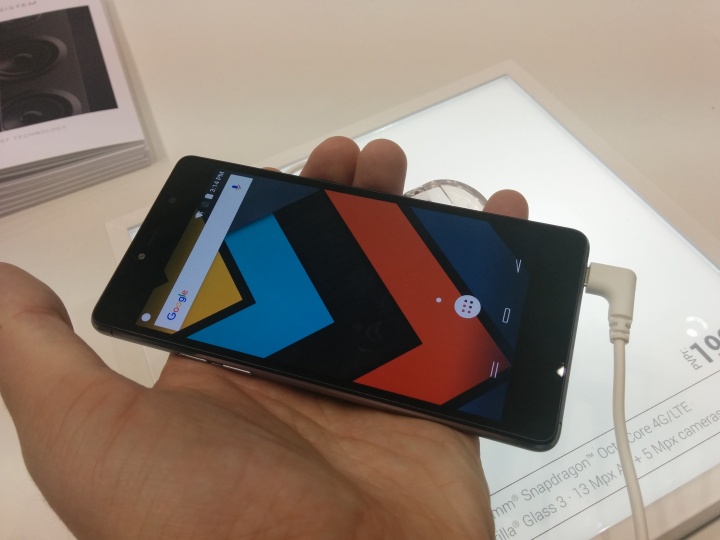 Obrázek - Energy Sistem Pro 4G Pearl a Navy: Vlastnosti a cena