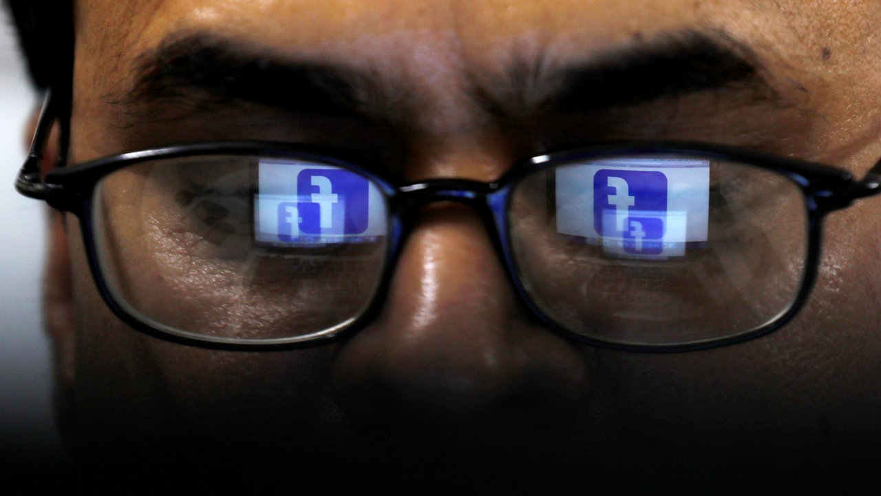 Facebook odstraní 503 příspěvků, které porušily kodex chování na Twitteru.