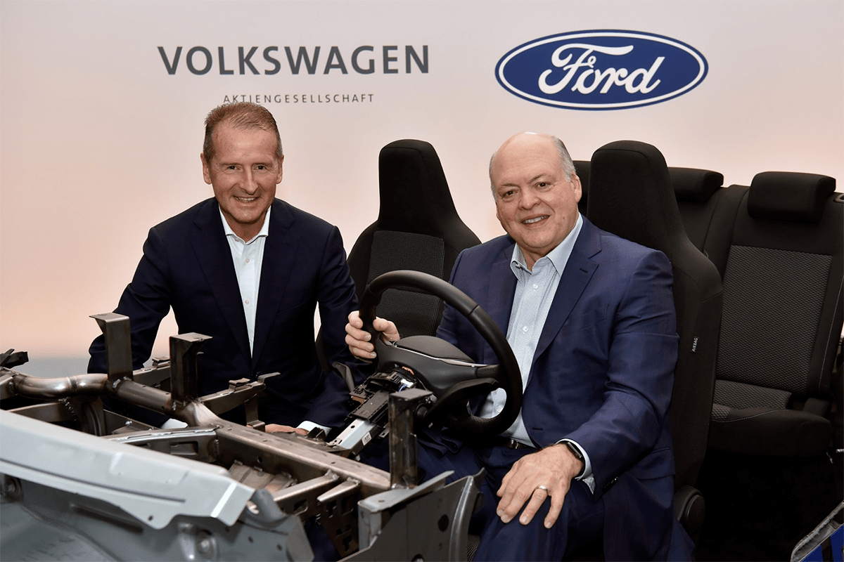 Ford a Volkswagen budou společně vyrábět užitková, elektrická a autonomní vozidla Od roku 2022 budou tyto dvě automobilky spolupracovat na výrobě užitkových vozidel.