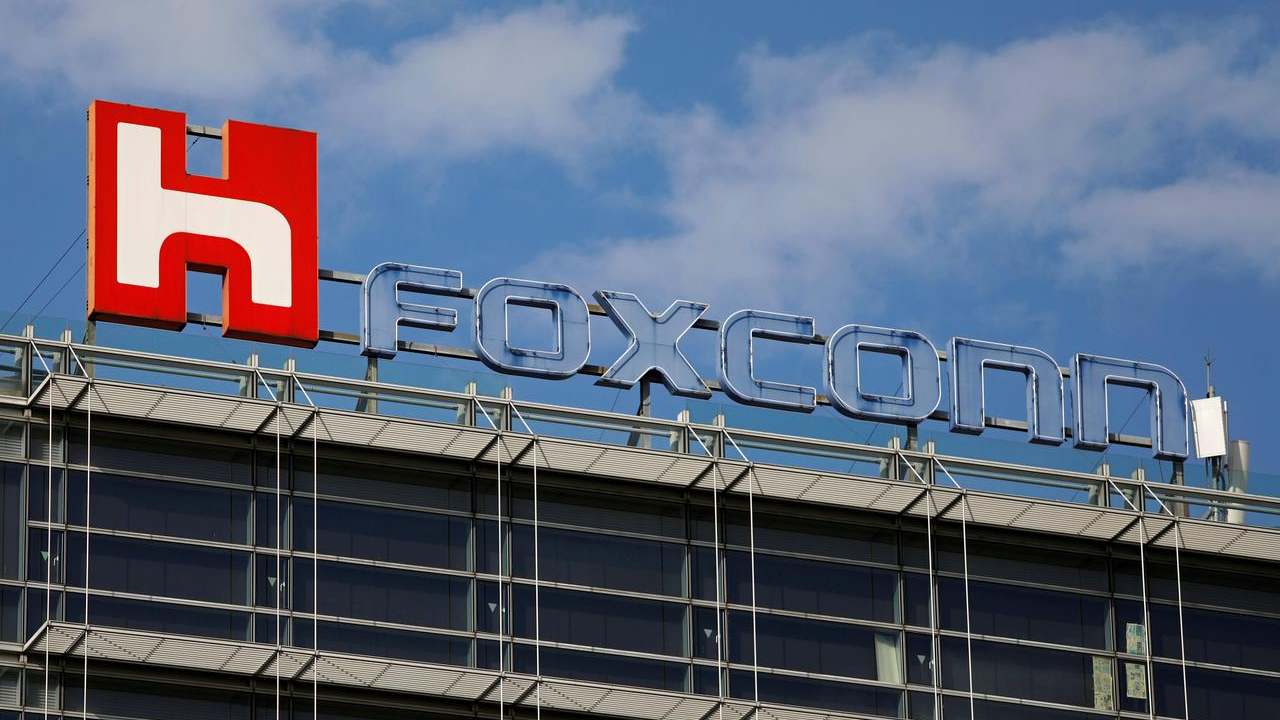 Foxconn popřel zprávy, že byl stažen z investice v hodnotě 5 USD…