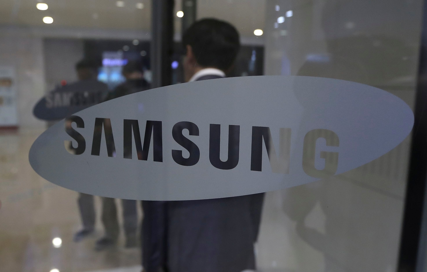 Galaxy Note 10 Lite odhalující konektor… 1 Galaxy Note 10 Lite odhalující konektor…