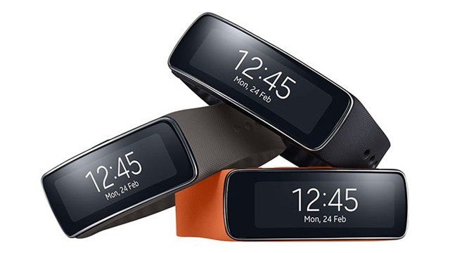 Gear Fit, nový inteligentní náramek společnosti Samsung Kromě veřejné prezentace nového Galaxy S5 jsme potkali nové zařízení zaměřené na sportovce: nový Gear Fit. Samsung překvapil na své konferenci na Mobile World Congress… 7 Gear Fit, nový inteligentní náramek společnosti Samsung Kromě veřejné prezentace nového Galaxy S5 jsme potkali nové zařízení zaměřené na sportovce: nový Gear Fit. Samsung překvapil na své konferenci na Mobile World Congress…