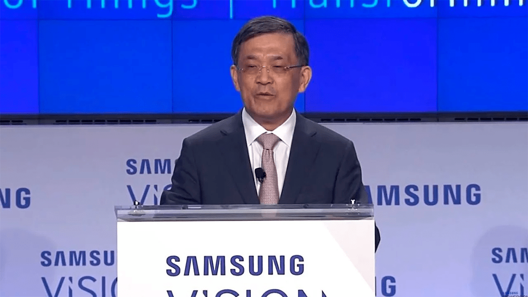 Generální ředitel společnosti Samsung rezignuje na svůj post Muž, který společnost Samsung přivedl z velké krize, se loučí a věří, že společnost bude i nadále růst. 1 Generální ředitel společnosti Samsung rezignuje na svůj post Muž, který společnost Samsung přivedl z velké krize, se loučí a věří, že společnost bude i nadále růst.