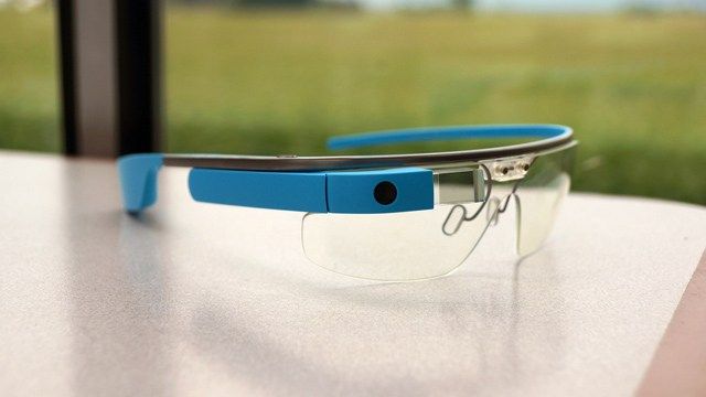 Google Glass 2.0 již bude na cestě. Generální ředitel společnosti Luxottica potvrdil, že Google v současné době vyvíjí novou verzi. Ano, první Google Glass je v minulosti, ale to neznamená ... 1 Google Glass 2.0 již bude na cestě. Generální ředitel společnosti Luxottica potvrdil, že Google v současné době vyvíjí novou verzi. Ano, první Google Glass je v minulosti, ale to neznamená ...