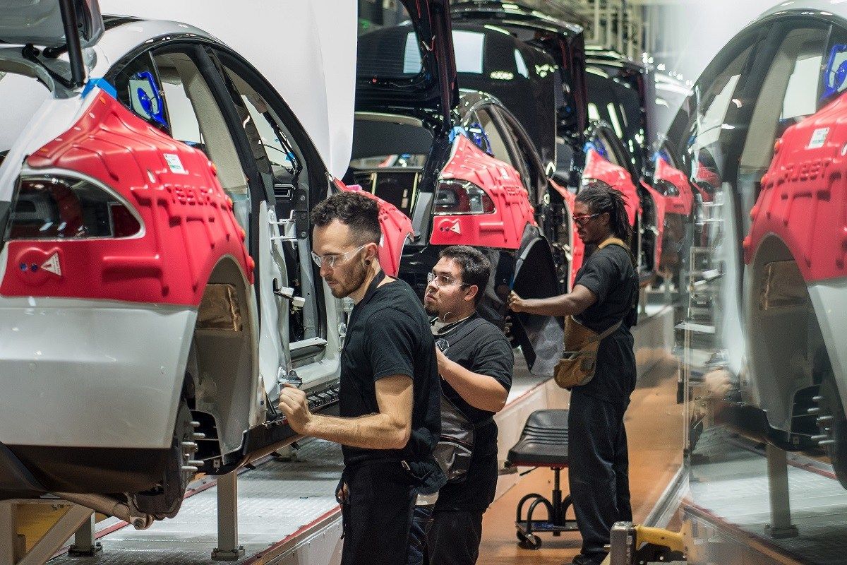 Guvernér požádá Elona Muska, aby vyrobil svou Teslu v Guanajuato. Elon Musk hrozí přesunem svého zařízení z Fremontu, pokud nebude moci pokračovat ve své činnosti. 4 Guvernér požádá Elona Muska, aby vyrobil svou Teslu v Guanajuato. Elon Musk hrozí přesunem svého zařízení z Fremontu, pokud nebude moci pokračovat ve své činnosti.