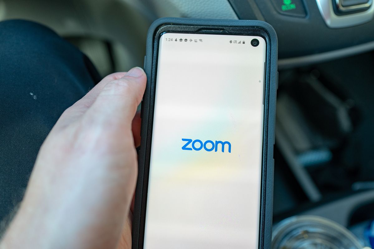 Hakers využívá „explozi“ videohovorů k šíření malwaru, jako je Zoom, Skype a Teams. Dobře se podívejte, kam jste jej stáhli. 19 Hakers využívá „explozi“ videohovorů k šíření malwaru, jako je Zoom, Skype a Teams. Dobře se podívejte, kam jste jej stáhli.