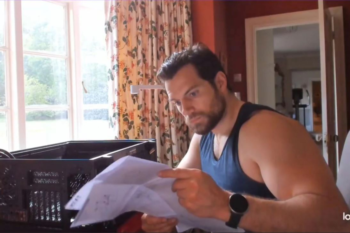 Henry Cavill nám ukázal, jak sestavil svůj nový počítač a ... trochu se mýlil, že Superman nemohl patřit nikomu jinému, PC Master Race.