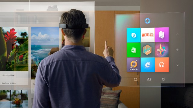HoloLens: Budoucí hologramy společnosti Microsoft Budoucnost systému Windows ukazuje na hologramy a rozšířenou realitu. Společnost Microsoft ukončila svoji prezentaci na akci věnované Windows 10, která se konala dnes v poledne…