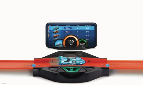 Hot Wheels se digitalizuje pomocí inteligentních tratí a automobilů NFC,… Hot Wheels se digitalizuje pomoci inteligentnich trati a automobilu NFC…