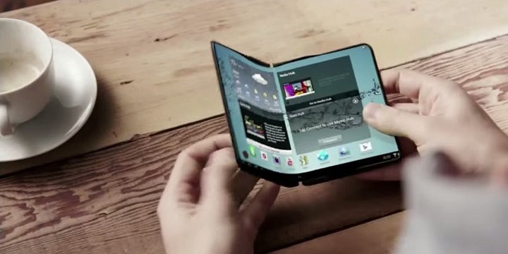 Samsung doufá, že v roce 2018 bude mít skládací mobilní telefon 4 Samsung doufá, že v roce 2018 bude mít skládací mobilní telefon