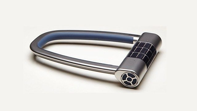 Inteligentní zámek pro jízdní kola Skylock je zařízení navržené týmem bývalých zaměstnanců společností Boeing a Jawbone, jehož cílem je poskytnout bezpečnost všem uživatelům při opuštění jízdního kola na ulici. 3 Inteligentní zámek pro jízdní kola Skylock je zařízení navržené týmem bývalých zaměstnanců společností Boeing a Jawbone, jehož cílem je poskytnout bezpečnost všem uživatelům při opuštění jízdního kola na ulici.