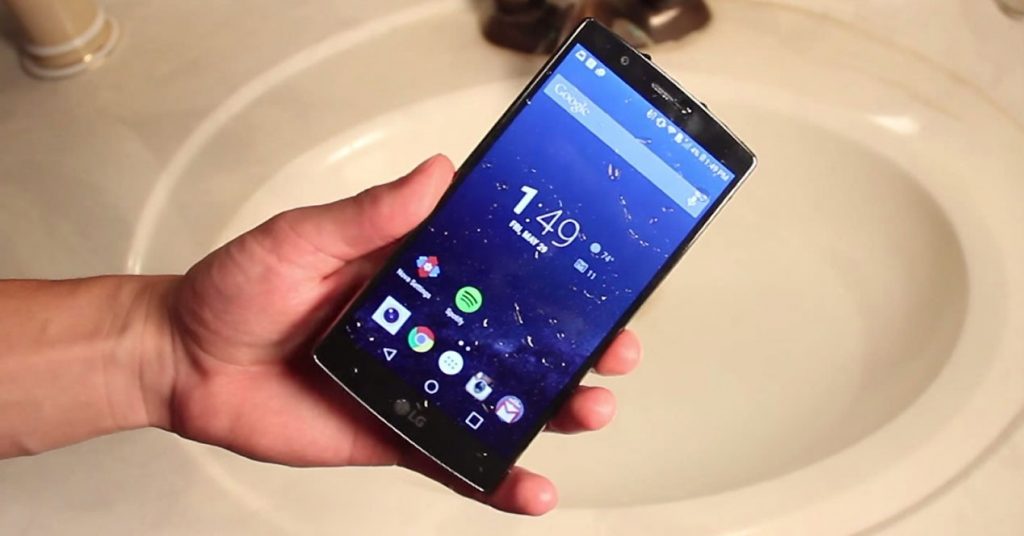 Jak udělat vodotěsný mobilní telefon