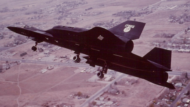Jednalo se o první let Blackbirdu před 50 lety. 22. prosince 1964 vzlétlo letadlo Lockheed SR-71 (známější jako Blackbird) poprvé ze závodu 42 letectva Spojených států.