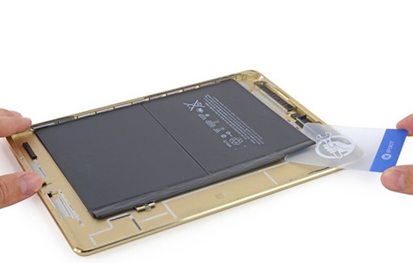 Knihy pro děti: Interaktivní příběh na pláži pro iPad 4 Knihy pro děti: Interaktivní příběh na pláži pro iPad