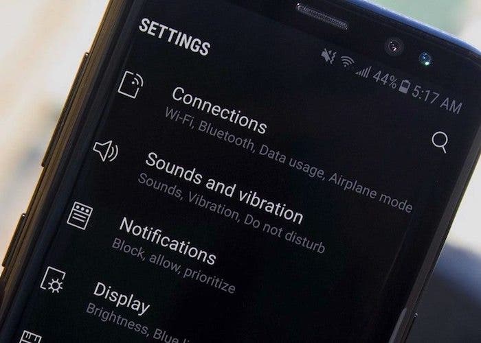 Kolekce 30 aplikací pro Android s tmavým režimem