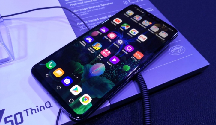 LG V50 ThinQ 5G: Snapdragon 855, 6,4palcová verze s duální obrazovkou 4 Displej - LG V50 ThinQ 5G: Snapdragon 855, 6,4 palce a verze se dvěma displeji