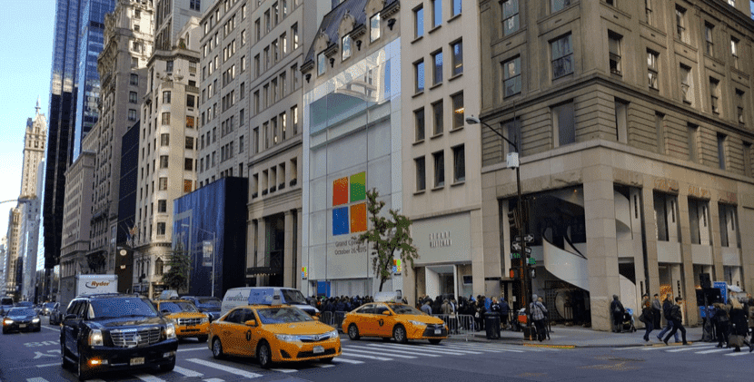 Microsoft má více než 100 obchodů s téměř žádnými zákazníky 15 Microsoft Mağazası