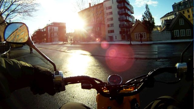 Microsoft vyvíjí převaděč videa z první osoby na hyperdisc Microsoft Research vyvíjí software určený pro uživatele nositelných zařízení a kamer, jako je GoPro. V krátké době existuje mnoho „akčních“ kamer.