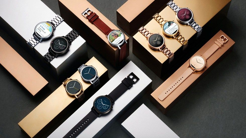 Moto 360 byl obnoven s většími rozměry a sportovnějším modelem. Nové inteligentní hodinky Motorola byly k vidění na berlínské akci. Speciální prostor dostal uprostřed prezentace Lenovo na IFA 2015… 3 Moto 360 byl obnoven s většími rozměry a sportovnějším modelem. Nové inteligentní hodinky Motorola byly k vidění na berlínské akci. Speciální prostor dostal uprostřed prezentace Lenovo na IFA 2015…