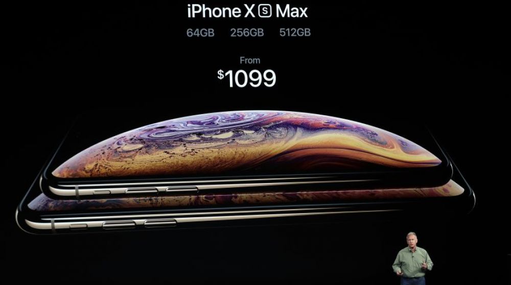 iPhone Xs Max. Cena