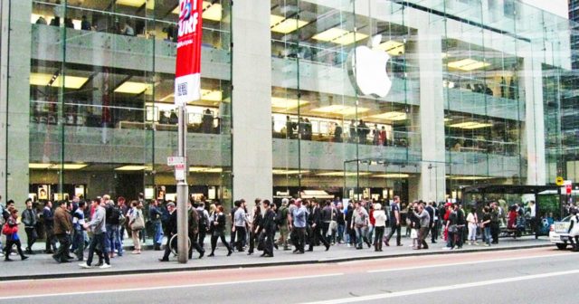 Nyní můžete nakupovat pouze pomocí hlasu v aplikaci Apple Store Nyni muzete nakupovat pouze pomoci hlasu v aplikaci Apple Store