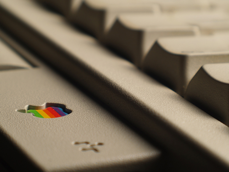 Objevte, jak vypadal web Apple v 90. letech 14 Objevte, jak vypadal web Apple v 90. letech
