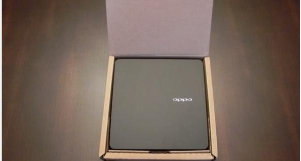 Oppo Find 7a, kutudan çıkarma ve tüm bilgiler
