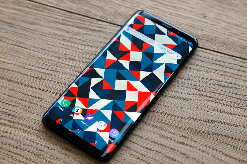 Pouze nejlevnější Galaxy S10 je zcela nový a…