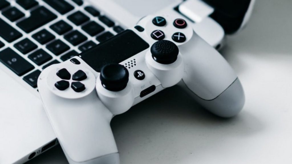 Připojení ovladače PS3 nebo PS4 k počítači