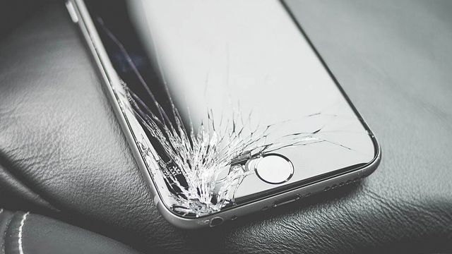 Prodej Apple poklesl poprvé za 13 let A hlavním viníkem je iPhone. Apple oznámil své finanční výsledky za druhé fiskální čtvrtletí roku a podle očekávání to moc nevypadá…