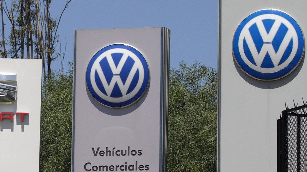 Profeco plánuje pokutovat Volkswagen ve výši 118 miliard pesos. Krize automobilky se již dotkla její národní dceřiné společnosti. Ne kvůli velkému mezinárodnímu skandálu, do kterého se Volkswagen zapojuje již několik týdnů, je to produkt ... 5 Profeco plánuje pokutovat Volkswagen ve výši 118 miliard pesos. Krize automobilky se již dotkla její národní dceřiné společnosti. Ne kvůli velkému mezinárodnímu skandálu, do kterého se Volkswagen zapojuje již několik týdnů, je to produkt ...