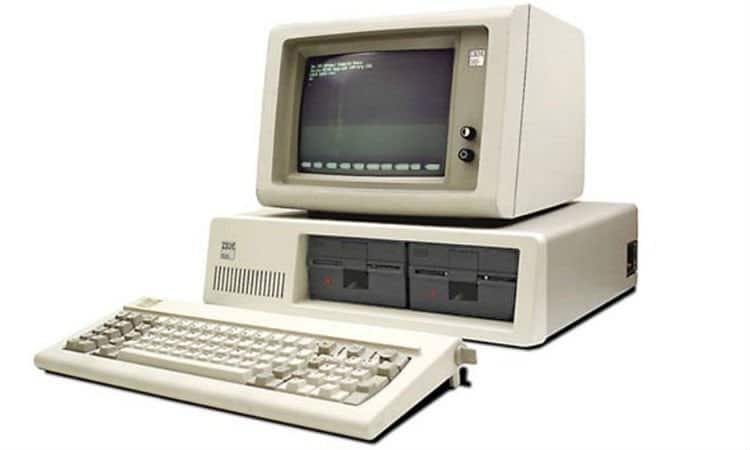 První IBM PC dosáhlo 35 let 12 První IBM PC dosáhlo 35 let