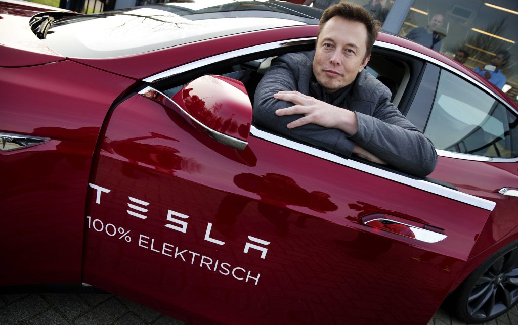 První plně autonomní generální ředitel společnosti Tesla Tesla, který v polovině roku cestoval po USA, oznámil, že jeden z jeho vozů bude cestovat autem autem po Spojených státech od pobřeží k pobřeží.