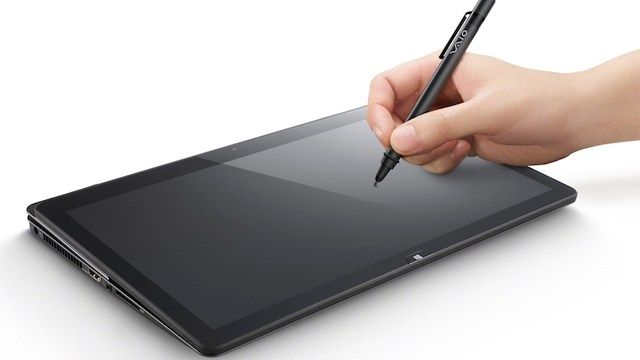 První počítače bez Sony VAIO vypadají takto: Dva nové modely VAIO mají za cíl zapůsobit na zákazníky, kteří by se nyní měli spoléhat na značku bez podpory Sony. V loňském roce společnost Sony přežila… 7 První počítače bez Sony VAIO vypadají takto: Dva nové modely VAIO mají za cíl zapůsobit na zákazníky, kteří by se nyní měli spoléhat na značku bez podpory Sony. V loňském roce společnost Sony přežila…