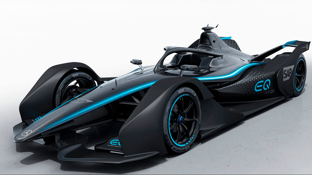 Prvním 100% elektrickým závodním automobilem Mercedes-Benz je v podstatě Batmobile. EQ Silver Arrow 01 je prvním elektrickým závodním automobilem německé automobilky.