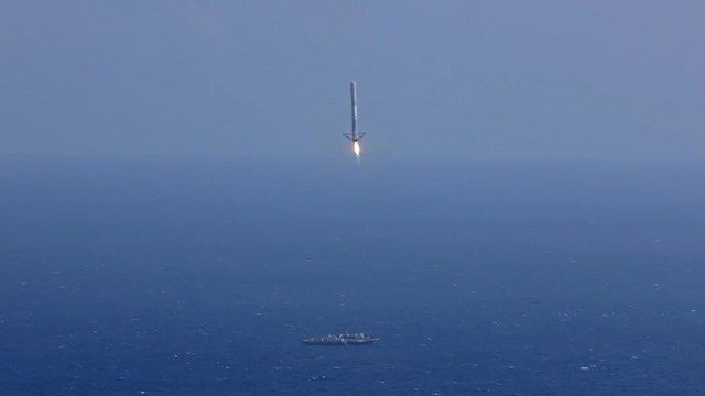 Raketa Falcon 9 tak blízko přistání na platformě Včera SpaceX znovu otestoval přistávací systém rakety Falcon 9, ale nepodařilo se mu úspěšně přistát s raketou na platformě na moři. Podle toho…
