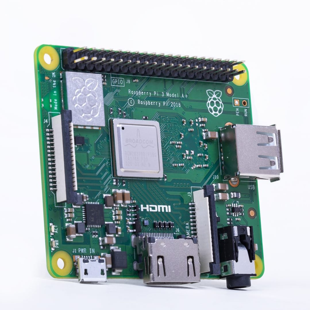 Raspberry: nový, menší a výkonnější model Pi 3 Model A + (a nyní v prodeji za 25 USD) 3 Raspberry: nový, menší a výkonnější model Pi 3 Model A + (a nyní v prodeji za 25 USD)