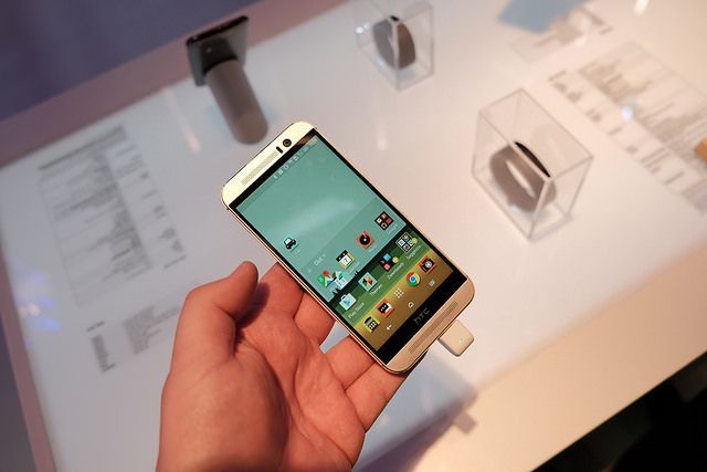 Rozhraní HTC One M9 určené pro uživatele
