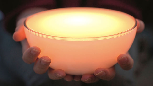 S Hue Go můžete nyní svítit kdekoli. Společnost Philips představila novou verzi stále slavnějšího reflektoru. Pravděpodobně nejznámějšími inteligentními žárovkami na trhu jsou Philips Hue, ale konkurence zde je ... 11 S Hue Go můžete nyní svítit kdekoli. Společnost Philips představila novou verzi stále slavnějšího reflektoru. Pravděpodobně nejznámějšími inteligentními žárovkami na trhu jsou Philips Hue, ale konkurence zde je ...