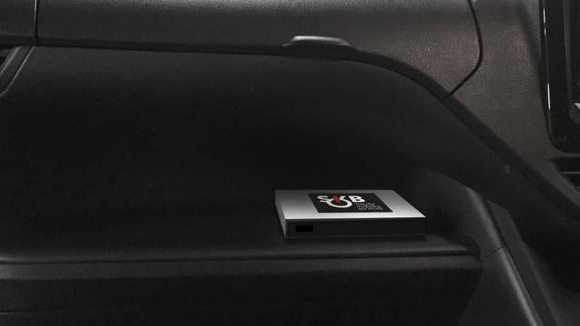S tímto vynálezem Toyota bude váš mobilní telefon klíčem k vašemu vozu. Japonská společnost otestuje tento vynález způsobem, který vám umožní sdílet auto. Věci na světě jsou nyní auto ...