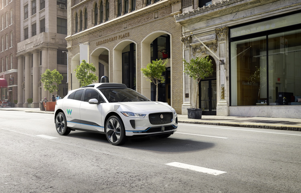 Samořídící vozy společnosti Waymo najely 20 milionů mil.