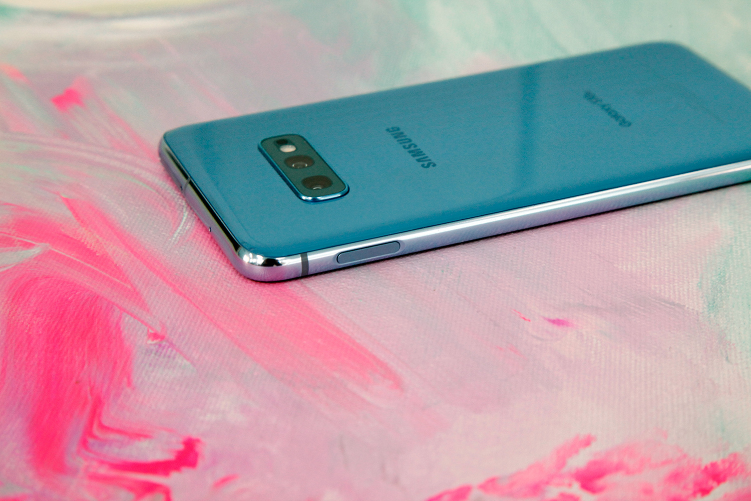 Samsung možná pracuje na novém telefonu s obrazovkou…
