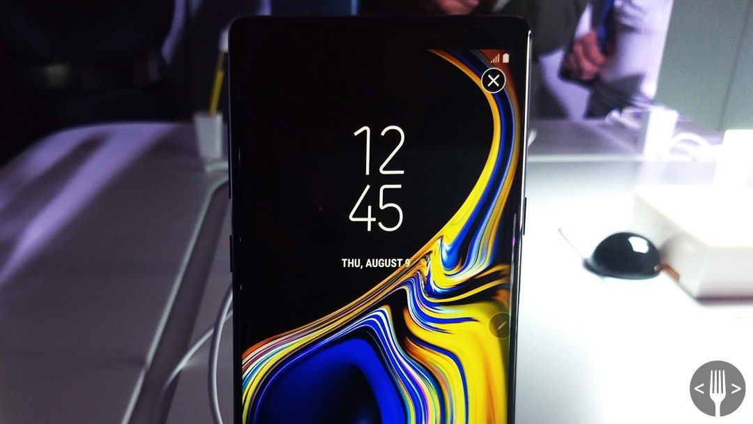 Samsung patentuje svůj první holografický telefon Společnost nedávno patentovala holografický telefon, aby mohla učinit další krok do budoucnosti. 11 Samsung patentuje svůj první holografický telefon Společnost nedávno patentovala holografický telefon, aby mohla učinit další krok do budoucnosti.