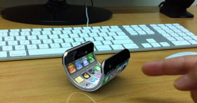 Skládací iPhone dorazí v roce 2020 Skladaci iPhone dorazi v roce 2020