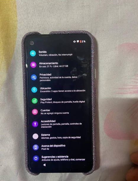 Skutečné obrázky Google Pixel 4A: otvor v obrazovce, snímač otisků prstů a zmenšené rámečky Skutecne obrazky Google Pixel 4A otvor v obrazovce snimac otisku