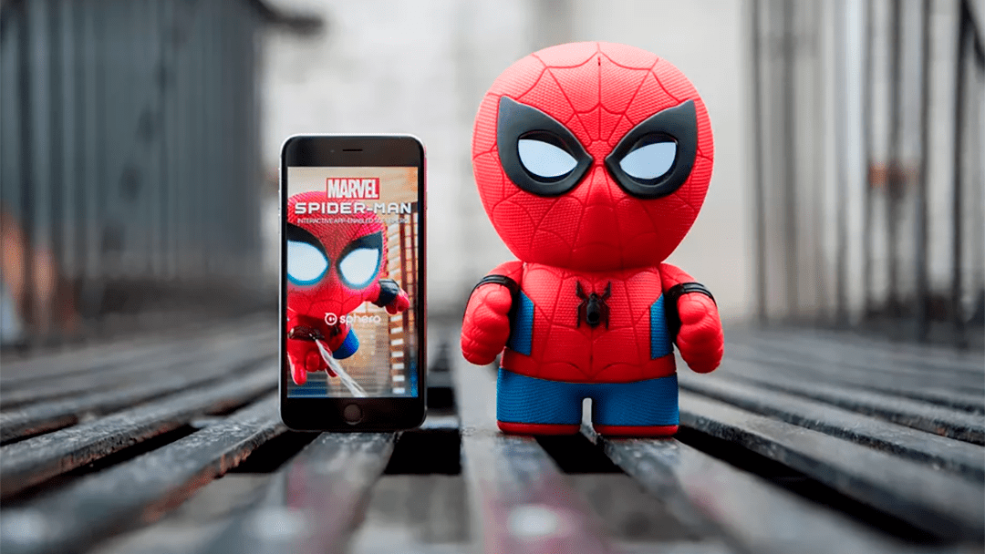Sphero zahajuje mluvícího Spider-Mana a vypráví o svých dobrodružných dobrodružstvích pro fanoušky Spider-Mana.